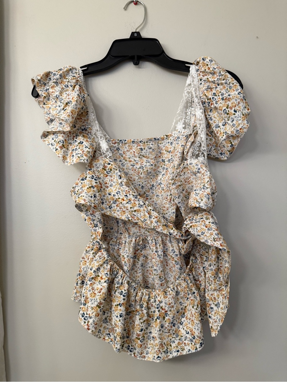 SHEIN Two Tops - Picture 4 of 5